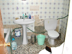 originalbathroom500.jpg